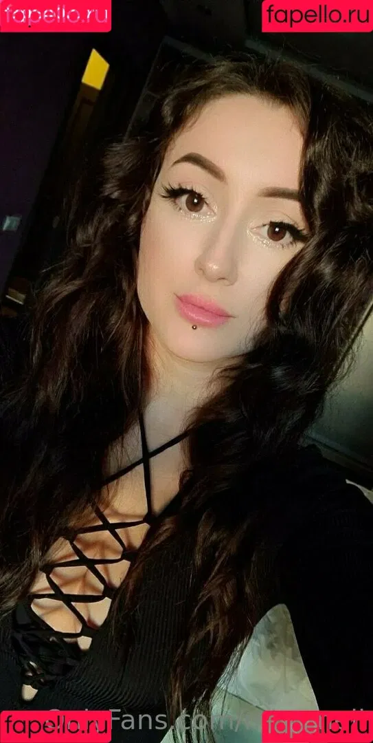 mi_ameli Onlyfans Photo Gallery 