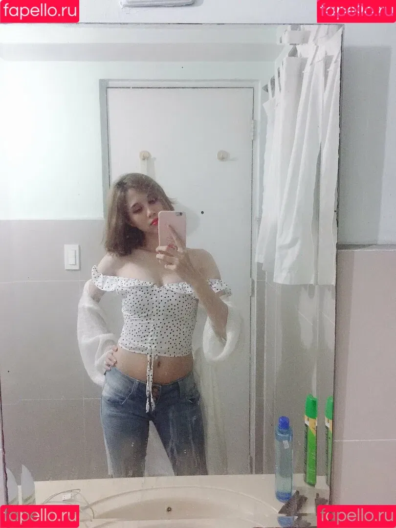 Kura Onee-san Onlyfans Photo Gallery 