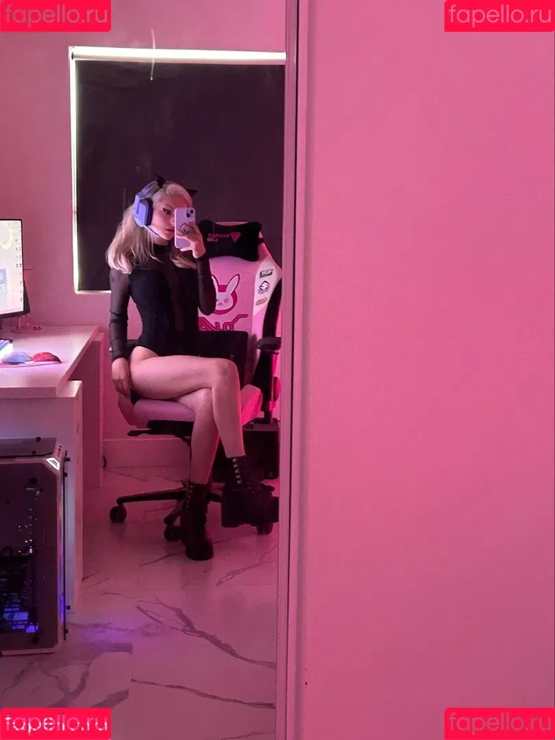 Busy B ASMR Onlyfans Photo Gallery 