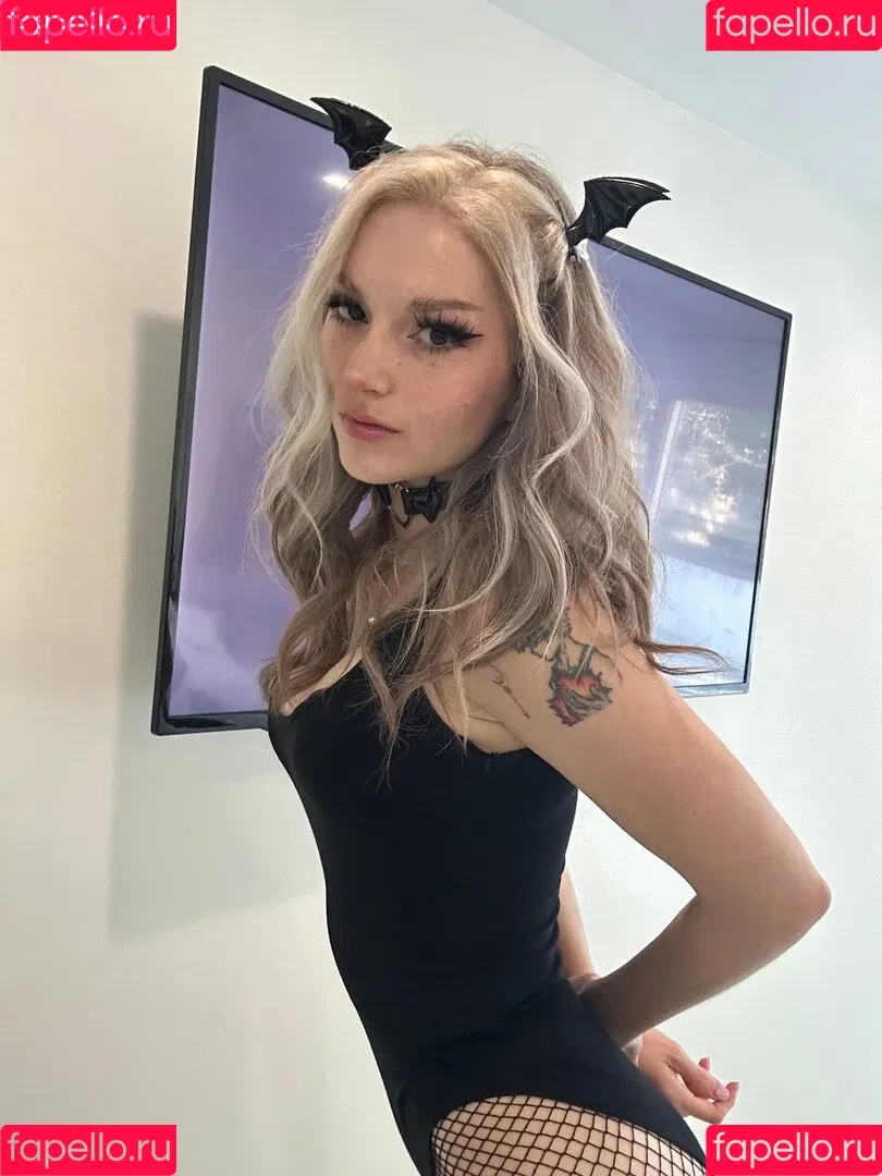Busy B ASMR Onlyfans Photo Gallery 