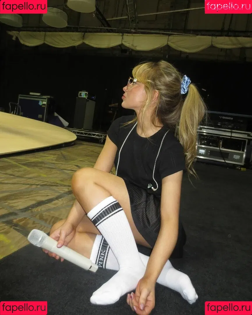Sabrina Carpenter Onlyfans Photo Gallery 
