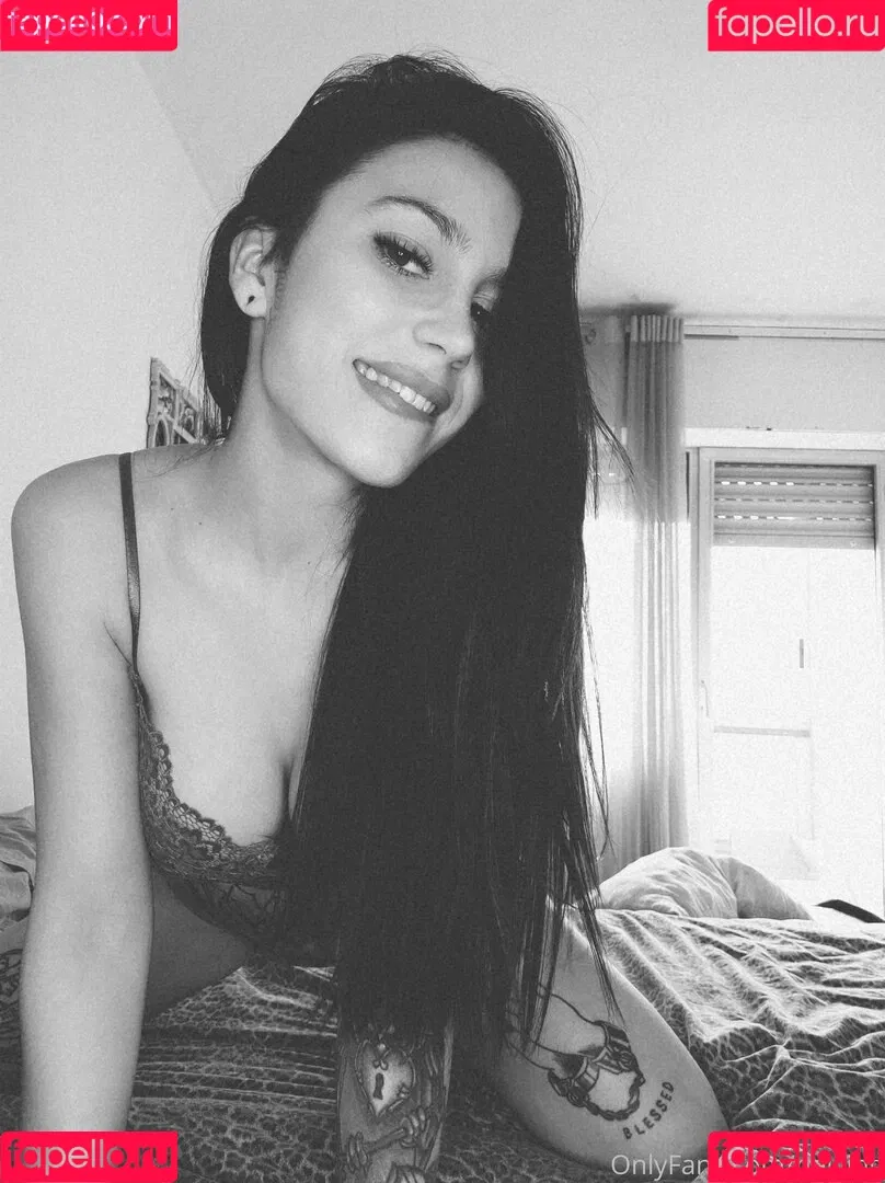 kiarabennet Onlyfans Photo Gallery 