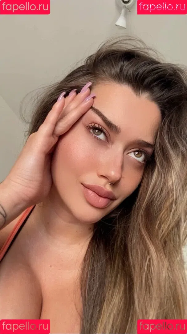 Angeline Sant Onlyfans Photo Gallery 