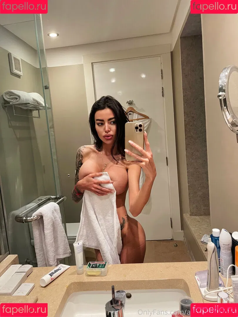 Alena Omovych Onlyfans Photo Gallery 