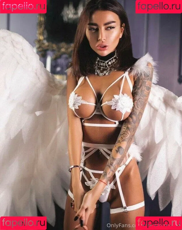 Alena Omovych Onlyfans Photo Gallery 
