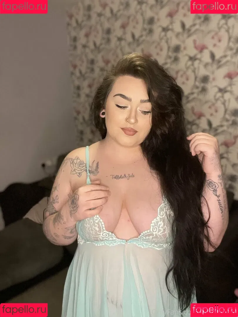 priv_tara69 Onlyfans Photo Gallery 