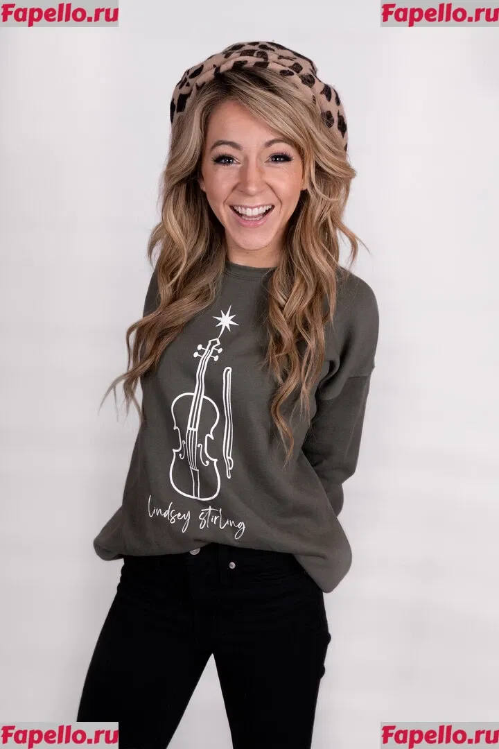 Lindsey Stirling Onlyfans Photo Gallery 