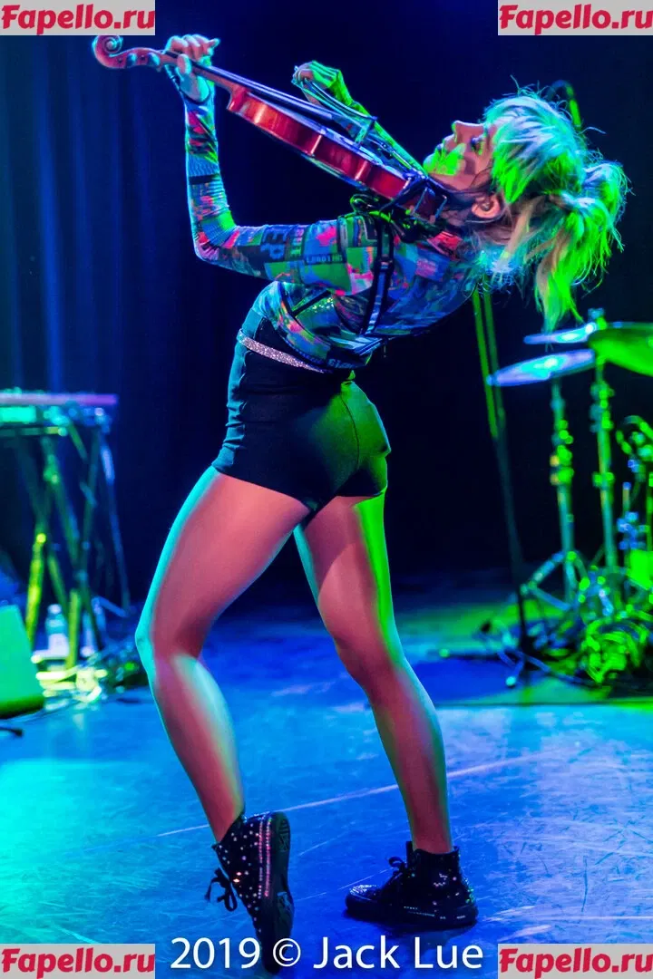 Lindsey Stirling Onlyfans Photo Gallery 