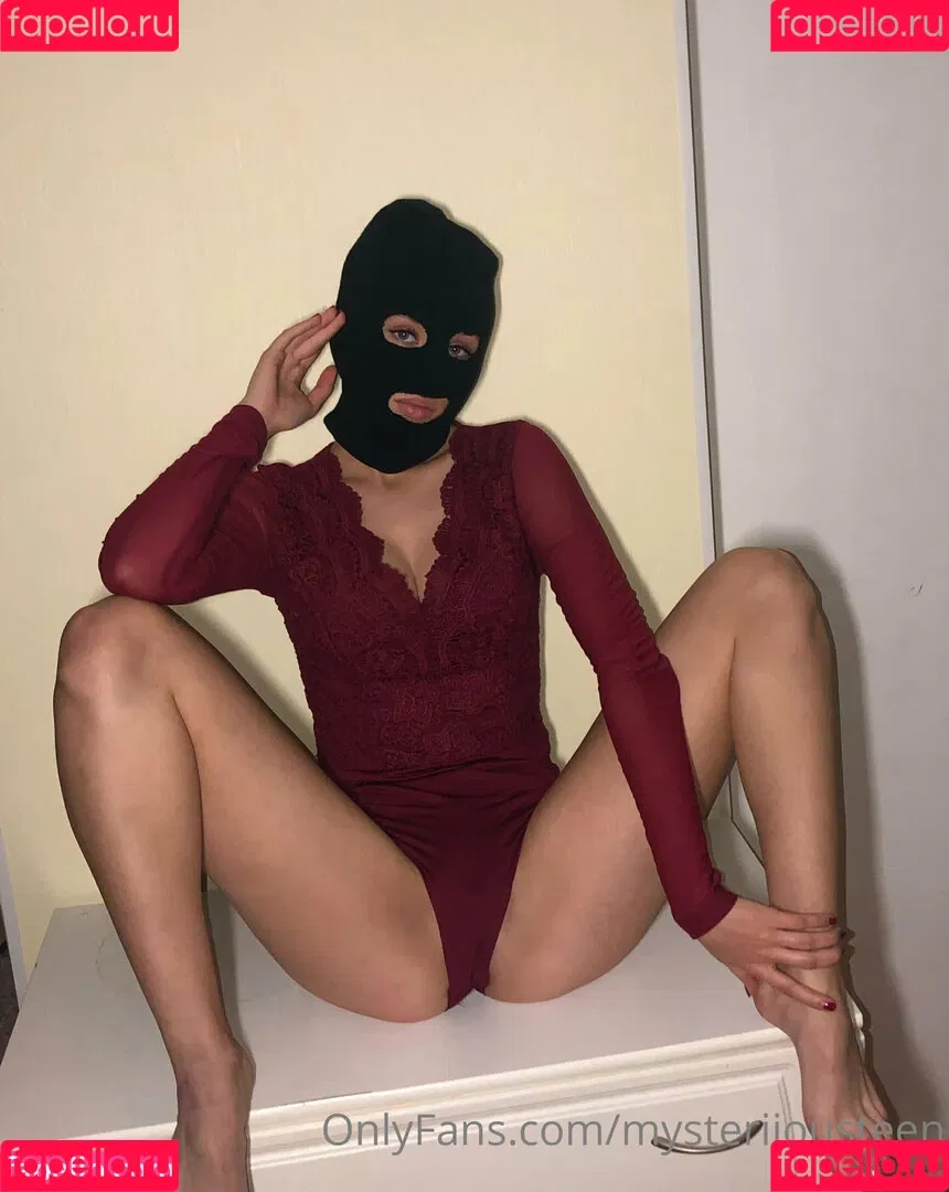 MysteriiousTeen Onlyfans Photo Gallery 