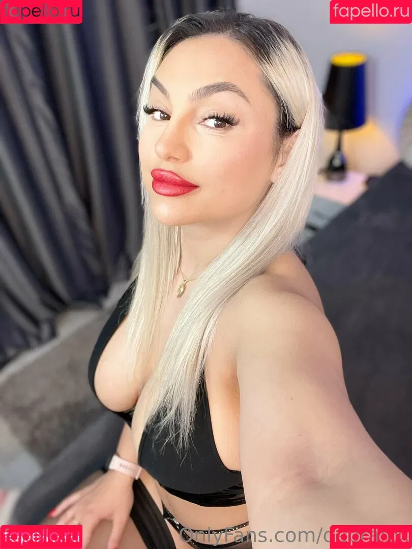 debrafox Onlyfans Photo Gallery 