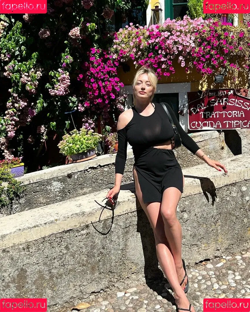 Caroline Vreeland Onlyfans Photo Gallery 