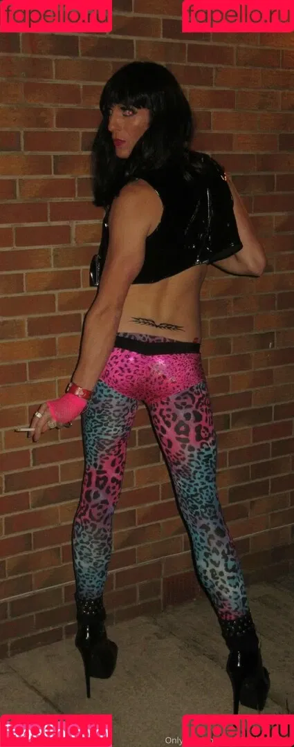 trans-lola-perron Onlyfans Photo Gallery 