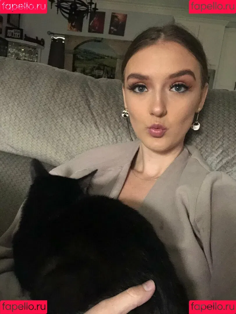 foxyopheliaa Onlyfans Photo Gallery 