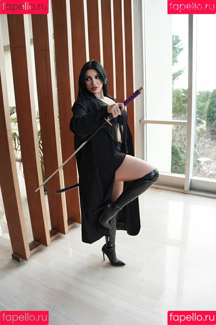 Julia Bayonetta Onlyfans Photo Gallery 