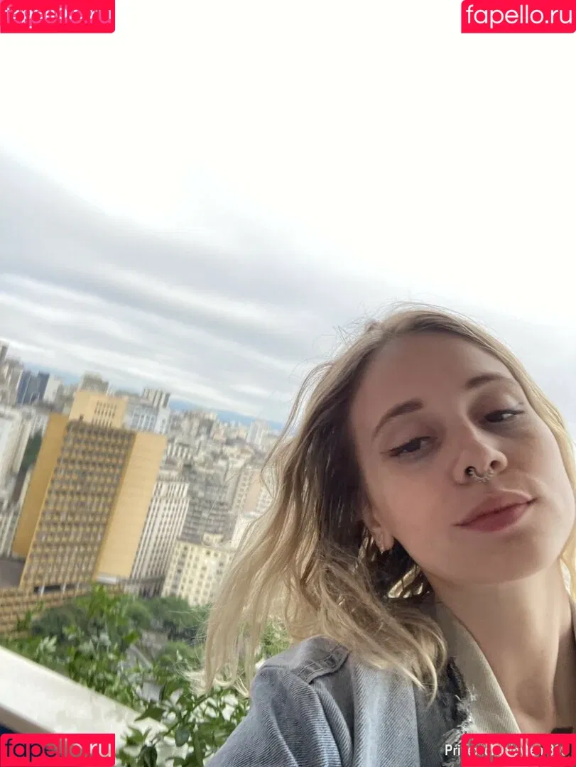Gwen Stacy Onlyfans Photo Gallery 