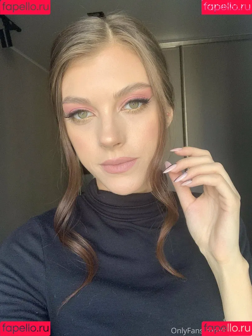 lanaxx.x Onlyfans Photo Gallery 