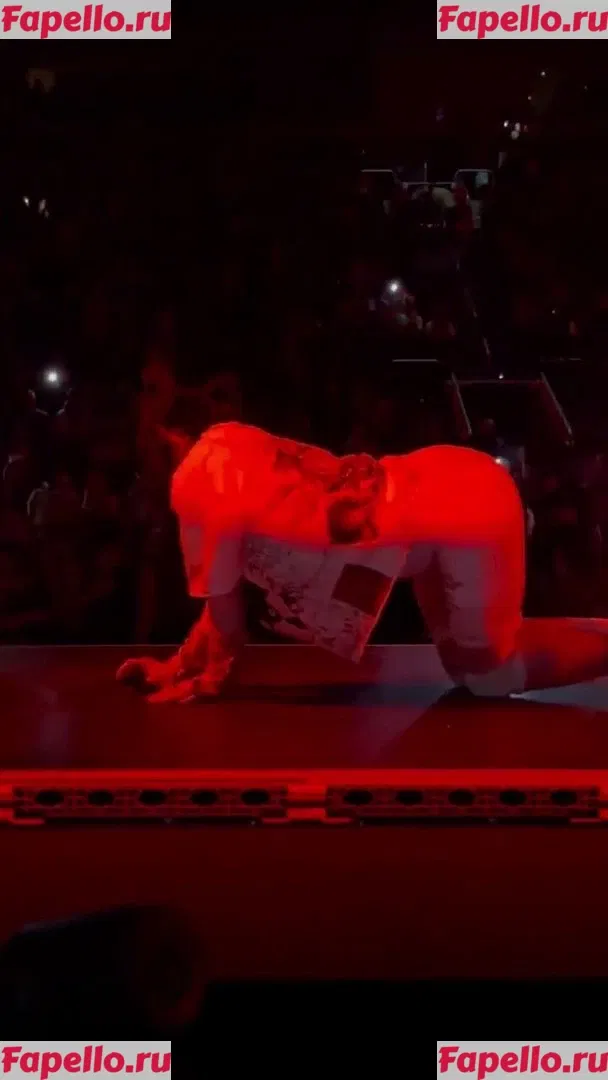 Billie Eilish Onlyfans Photo Gallery 