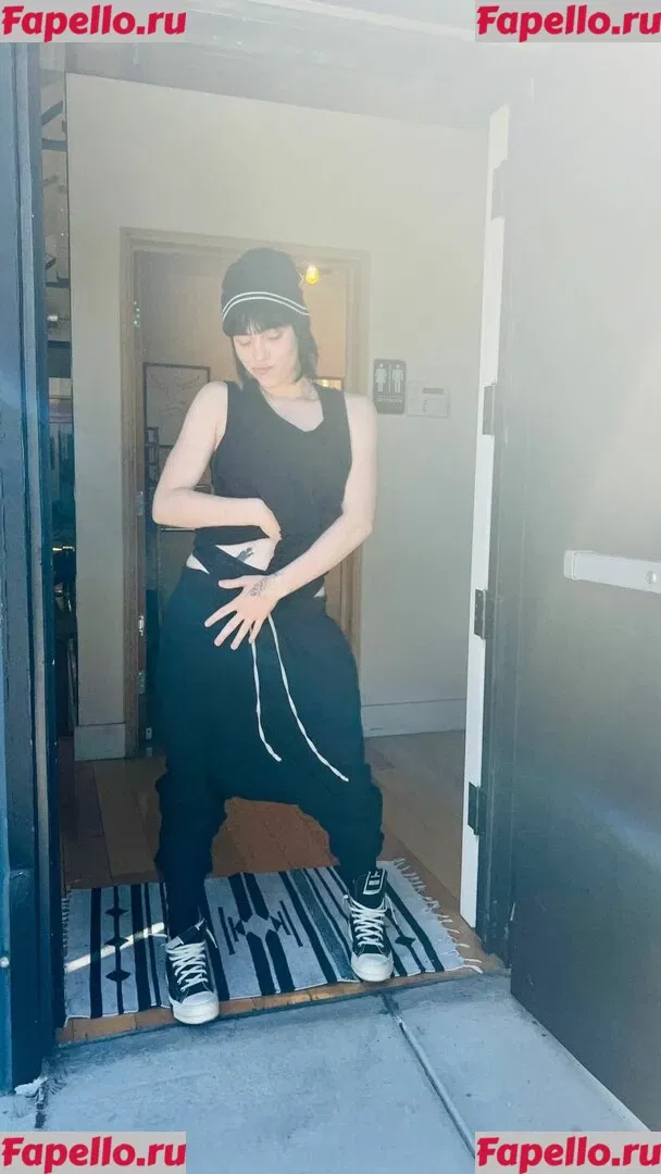 Billie Eilish Onlyfans Photo Gallery 