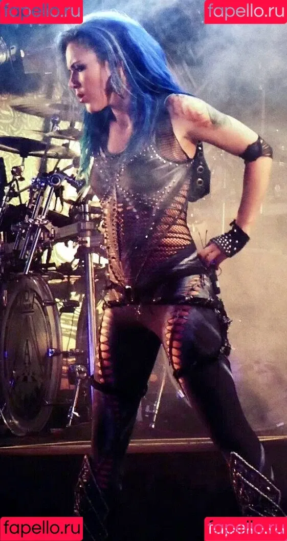 WomenMetal Onlyfans Photo Gallery 