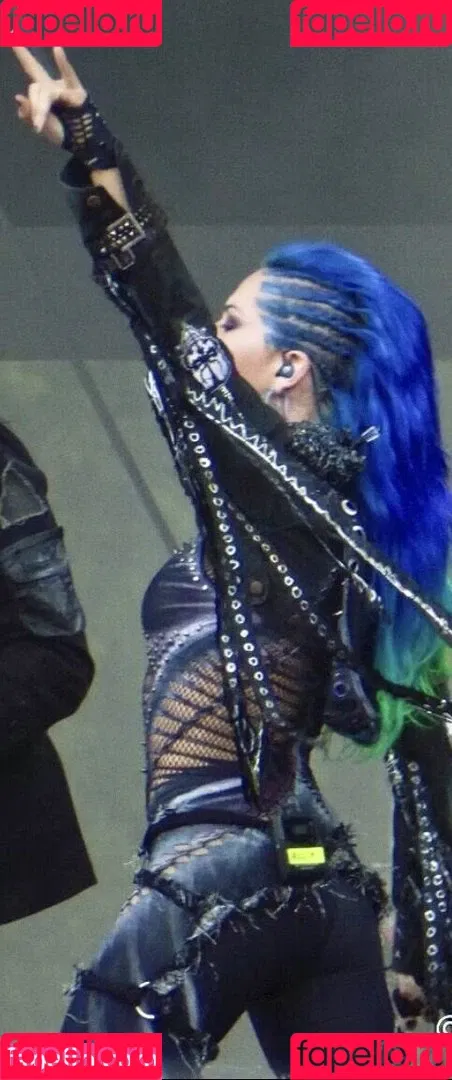 WomenMetal Onlyfans Photo Gallery 