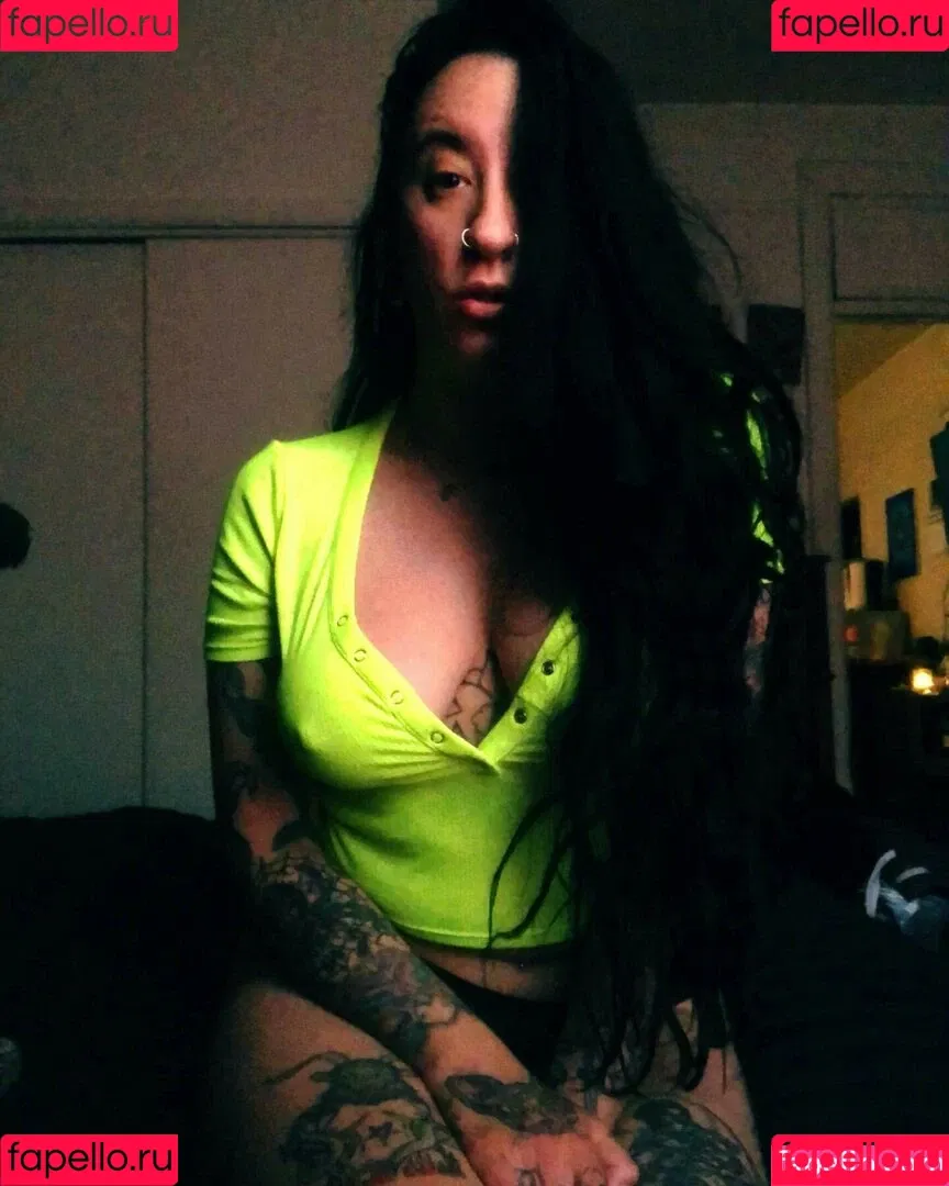WomenMetal Onlyfans Photo Gallery 