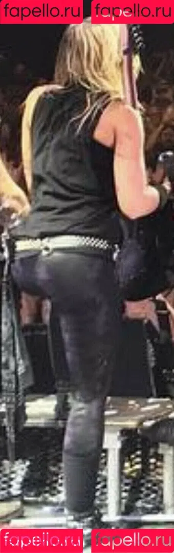 WomenMetal Onlyfans Photo Gallery 