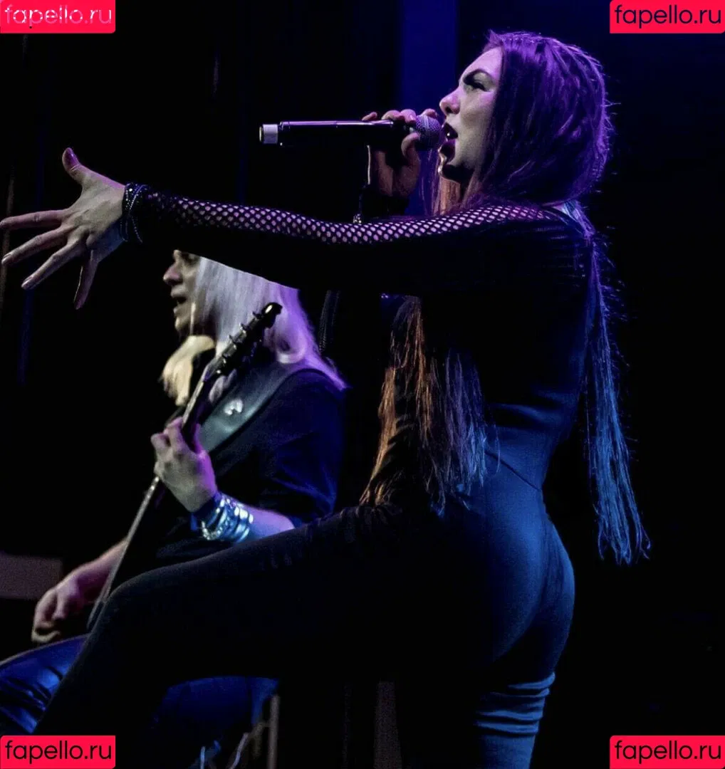 WomenMetal Onlyfans Photo Gallery 