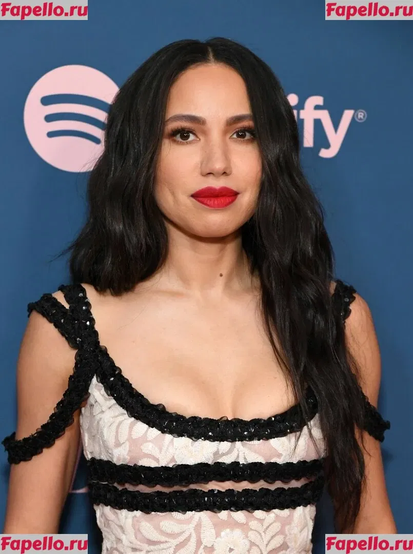 Jurnee Smollett Onlyfans Photo Gallery 