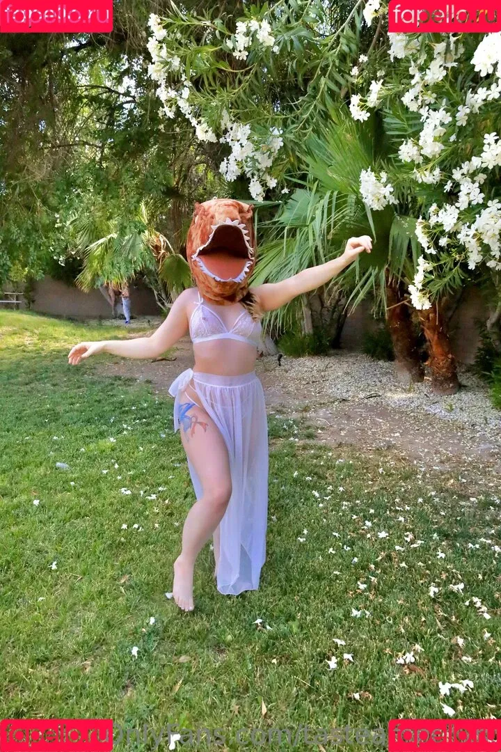 tasteamethyst Onlyfans Photo Gallery 