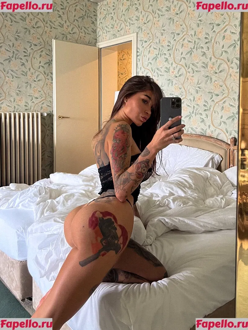 Elizabeth Definhy Onlyfans Photo Gallery 