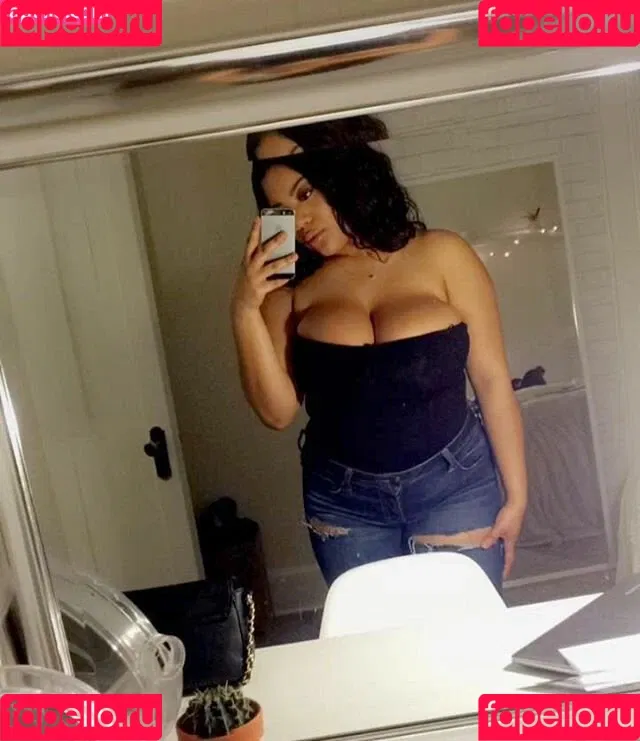 Gabrielle Logan Onlyfans Photo Gallery 