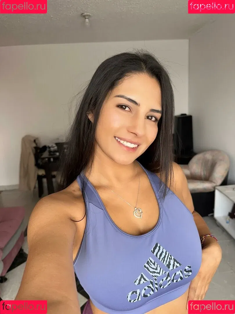 Annie Guzman Onlyfans Photo Gallery 