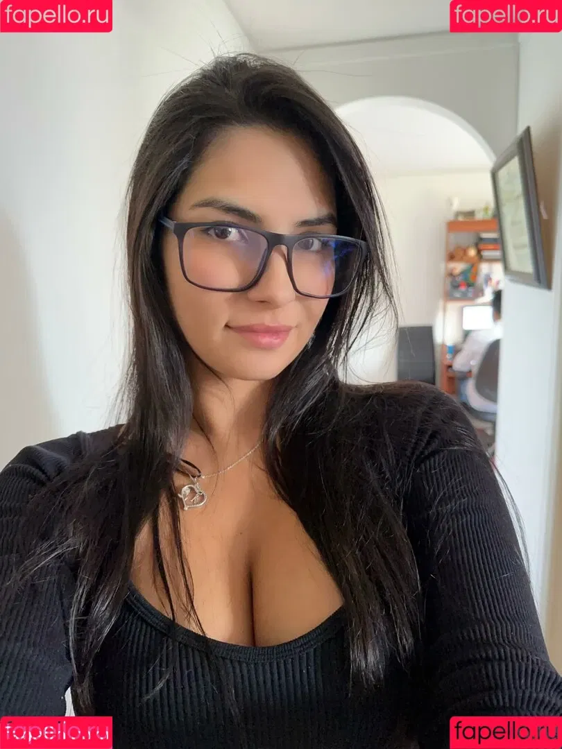 Annie Guzman Onlyfans Photo Gallery 