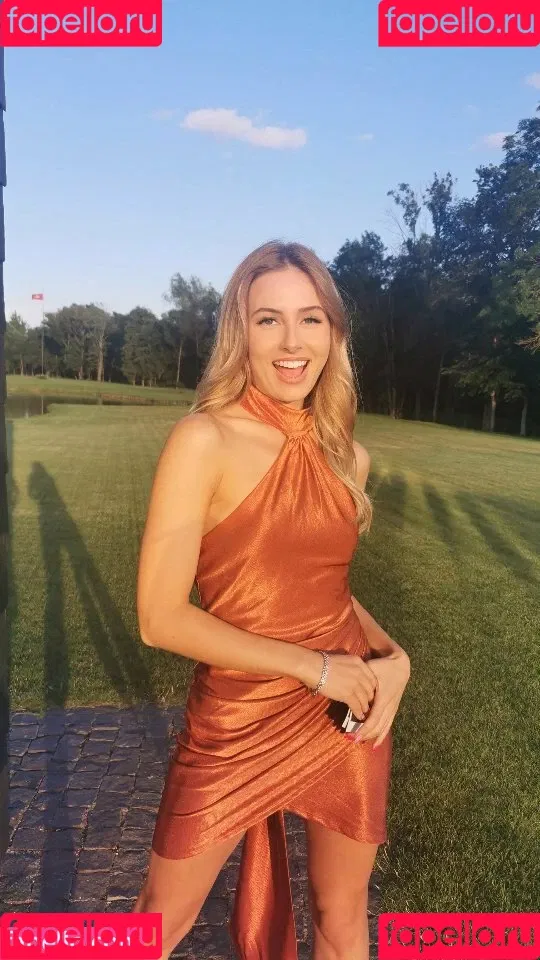 itsSky Onlyfans Photo Gallery 