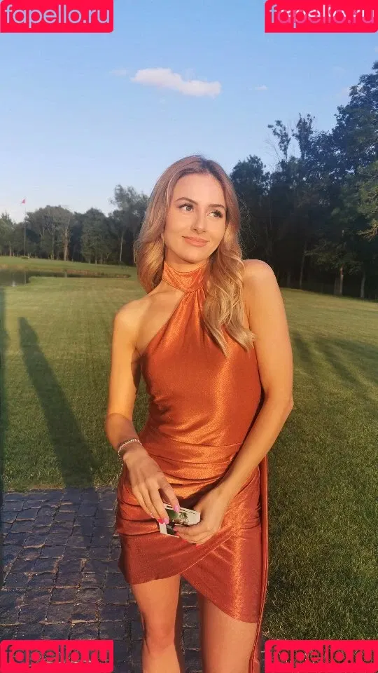 itsSky Onlyfans Photo Gallery 