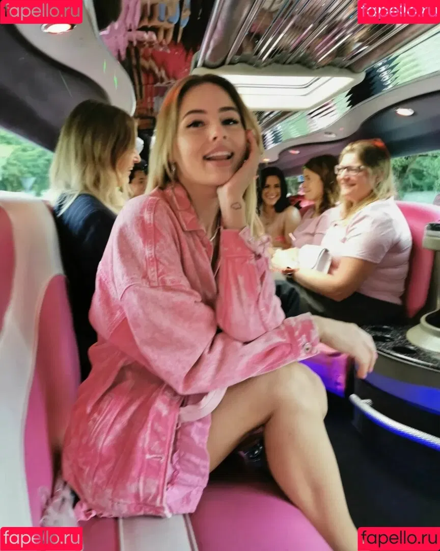 itsSky Onlyfans Photo Gallery 