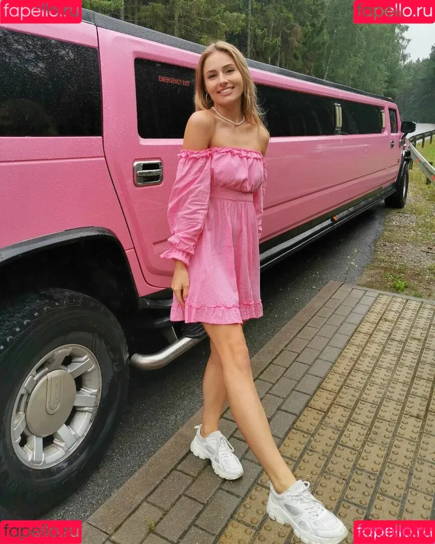 itsSky Onlyfans Photo Gallery 