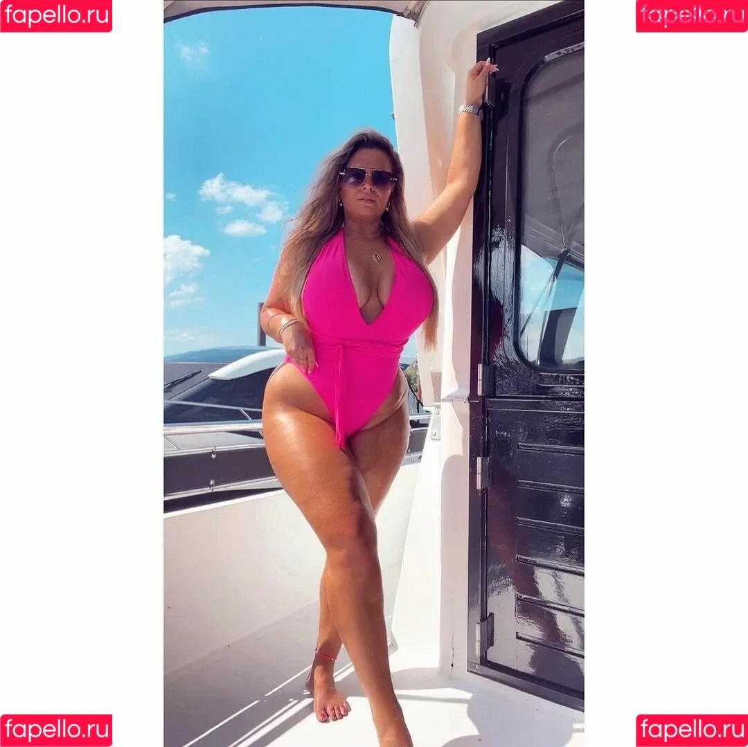 Joyce Straten Onlyfans Photo Gallery 