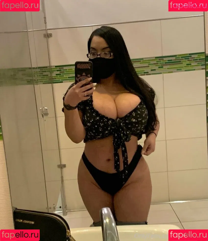 Jaki Senpai Onlyfans Photo Gallery 