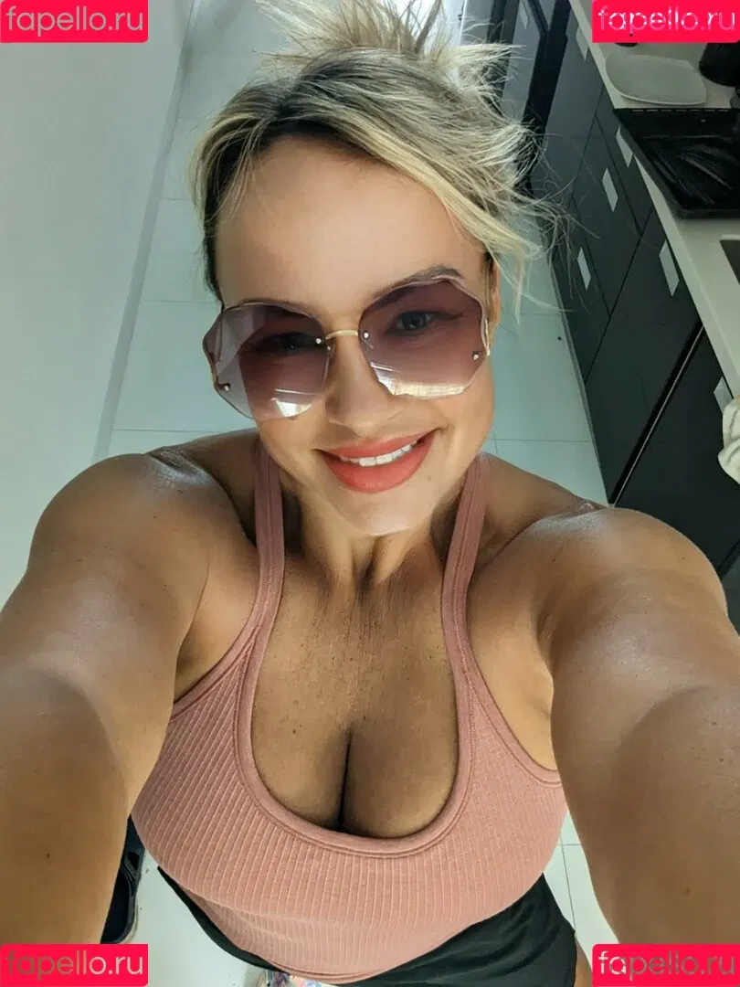 sexisuzi Onlyfans Photo Gallery 