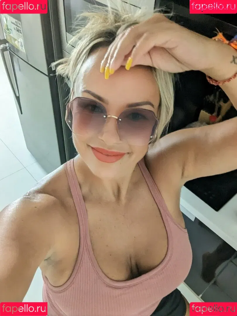 sexisuzi Onlyfans Photo Gallery 