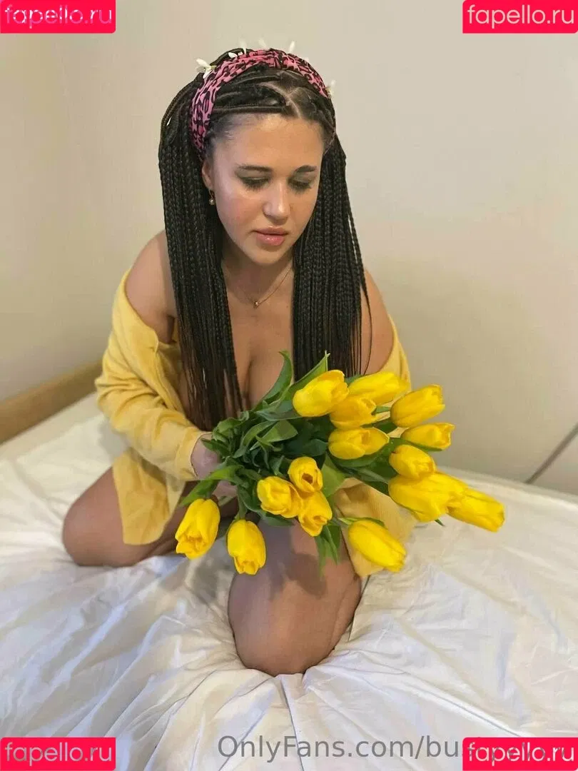 bustyyyyy Onlyfans Photo Gallery 