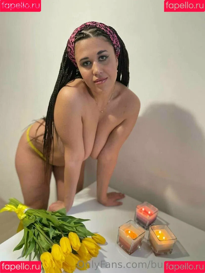 bustyyyyy Onlyfans Photo Gallery 