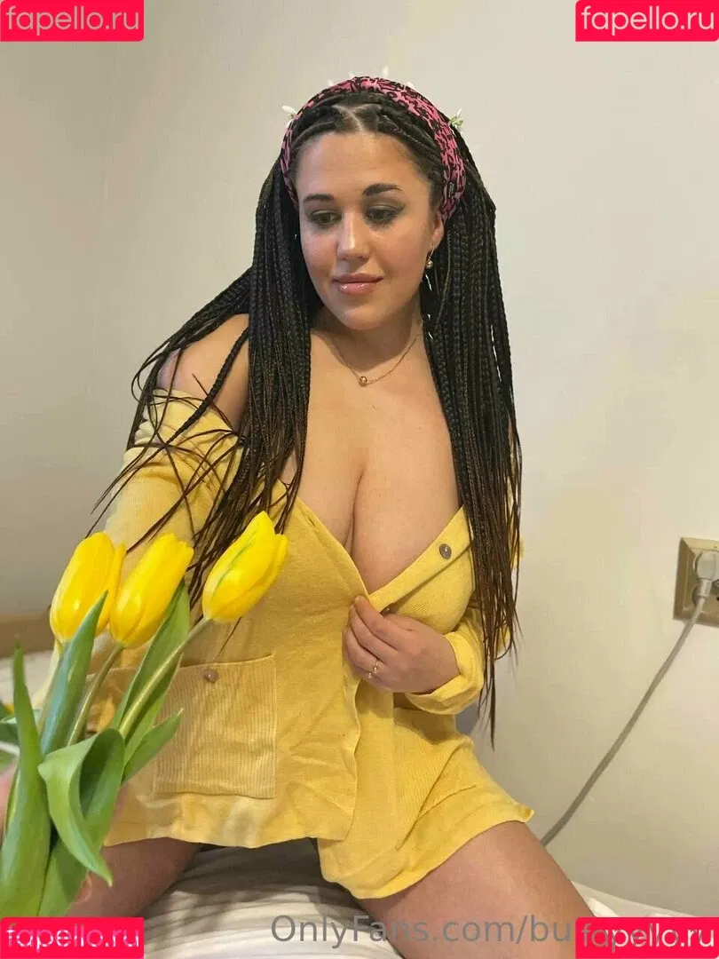 bustyyyyy Onlyfans Photo Gallery 