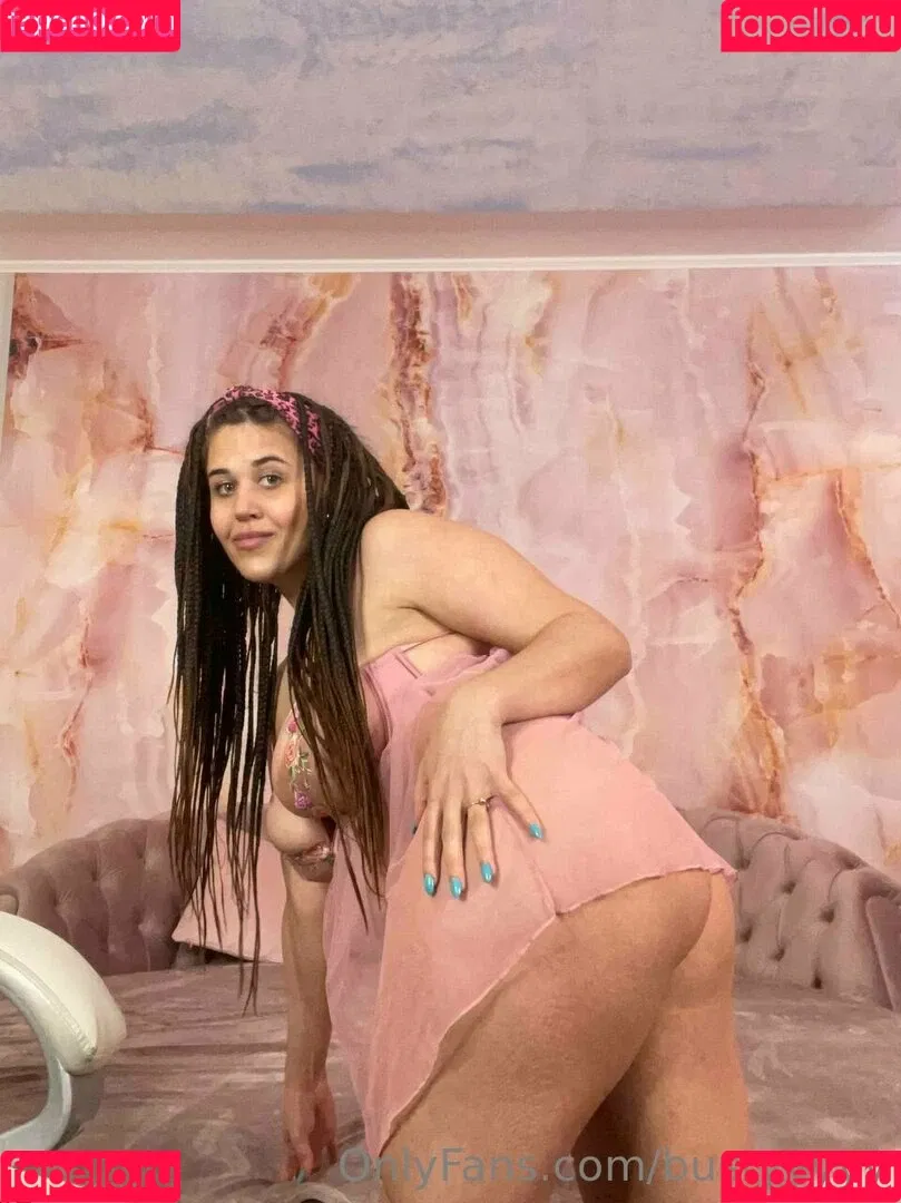 bustyyyyy Onlyfans Photo Gallery 