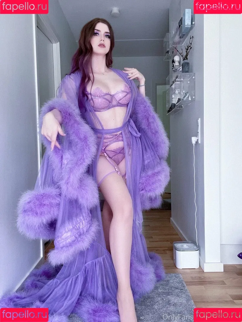 Adeline Frost Onlyfans Photo Gallery 