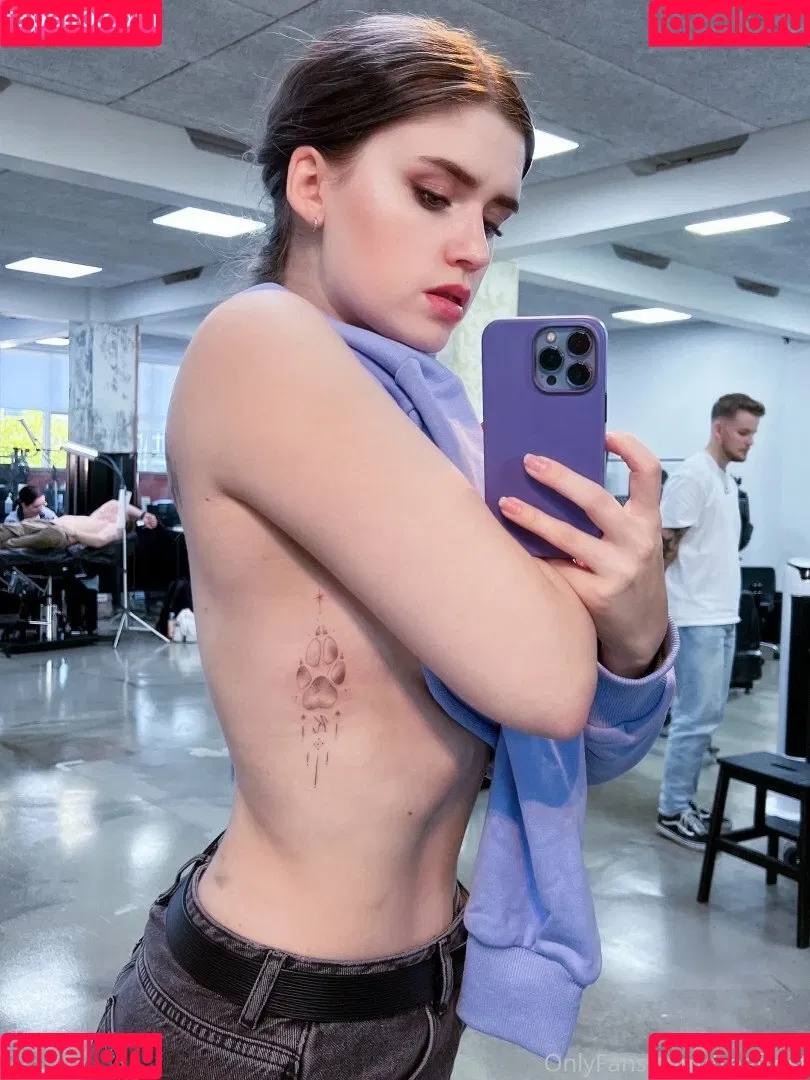 Adeline Frost Onlyfans Photo Gallery 