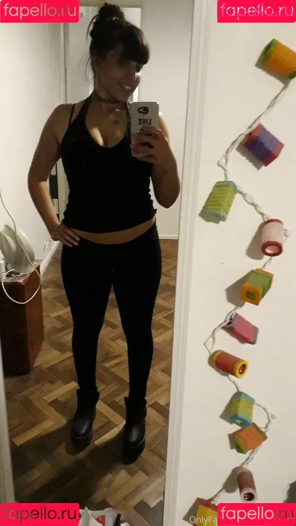 peachvicco Onlyfans Photo Gallery 