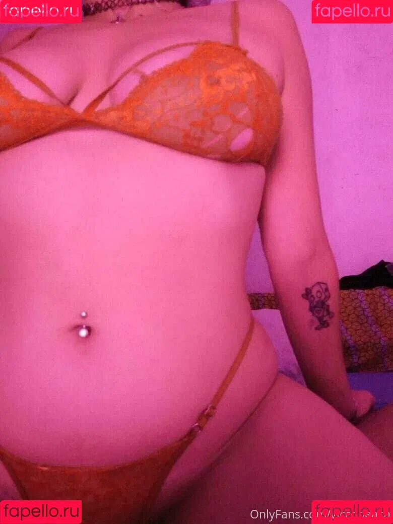 peachvicco Onlyfans Photo Gallery 