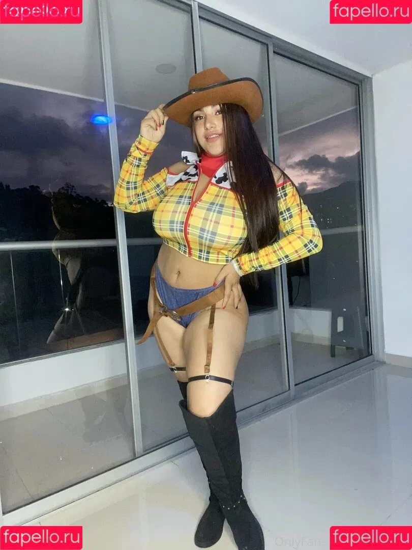 poliamor Onlyfans Photo Gallery 